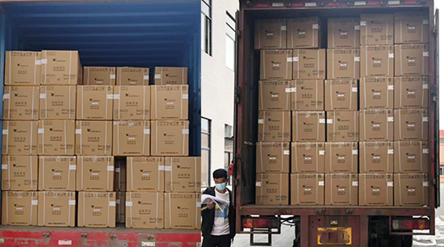 集裝箱裝柜進行時！金環(huán)電器客戶迷你洗衣機順利發(fā)貨！