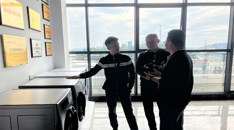 廣交會(huì)熱度延續(xù)，金環(huán)電器再迎考察團(tuán)